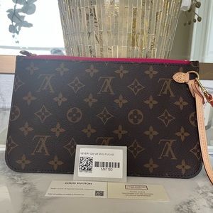 💎💯 Authentic Louis Vuitton Neverfull pochette -Magenta